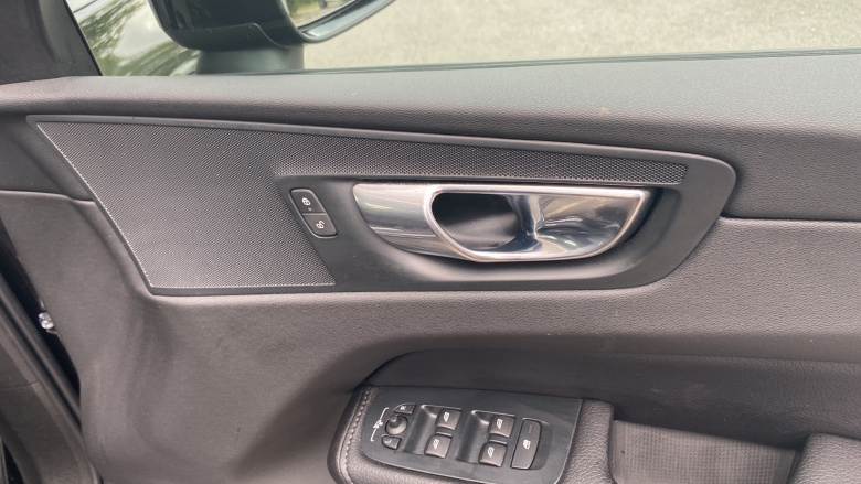 Volvo Xc60 2.0 D4 Momentum 5dr Geartronic Diesel Estate